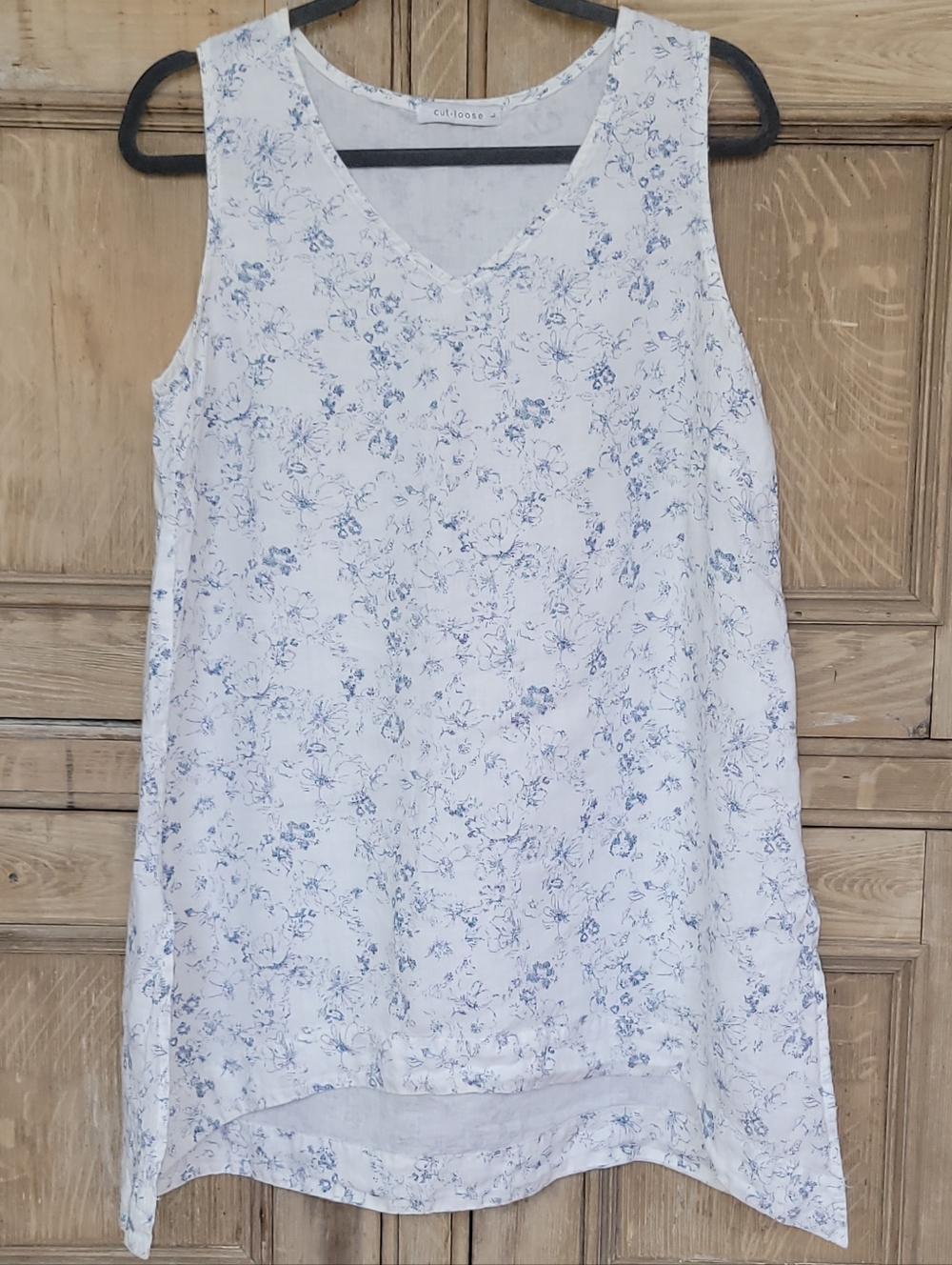 cut loose White V-Neck Sleeveless Tank with Blue Floral Print 100% Linen
